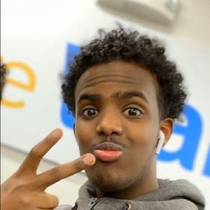 Meet your Posher, Khalid